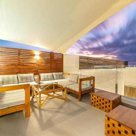 One Bay Residence Unit 15 - Penthouse With Private Roof Top, Jacuzzi And Sea View Grand-Baie Eksteriør billede