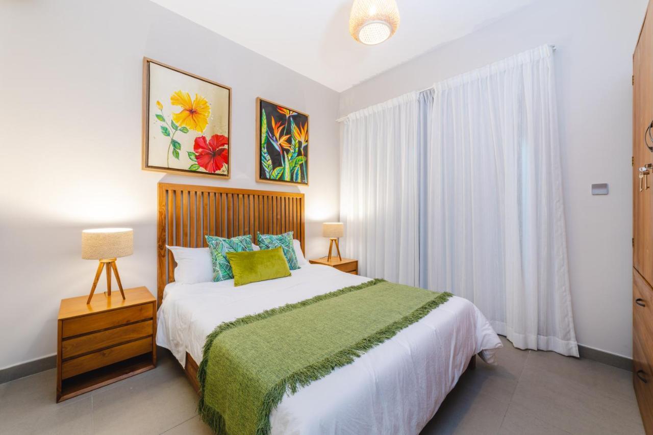 One Bay Residence Unit 15 - Penthouse With Private Roof Top, Jacuzzi And Sea View Grand-Baie Eksteriør billede