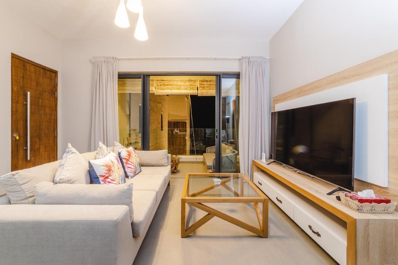 One Bay Residence Unit 15 - Penthouse With Private Roof Top, Jacuzzi And Sea View Grand-Baie Eksteriør billede