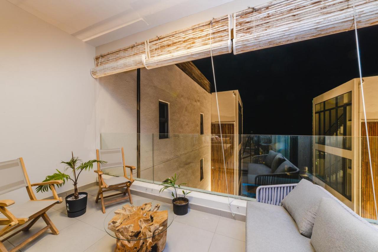 One Bay Residence Unit 15 - Penthouse With Private Roof Top, Jacuzzi And Sea View Grand-Baie Eksteriør billede