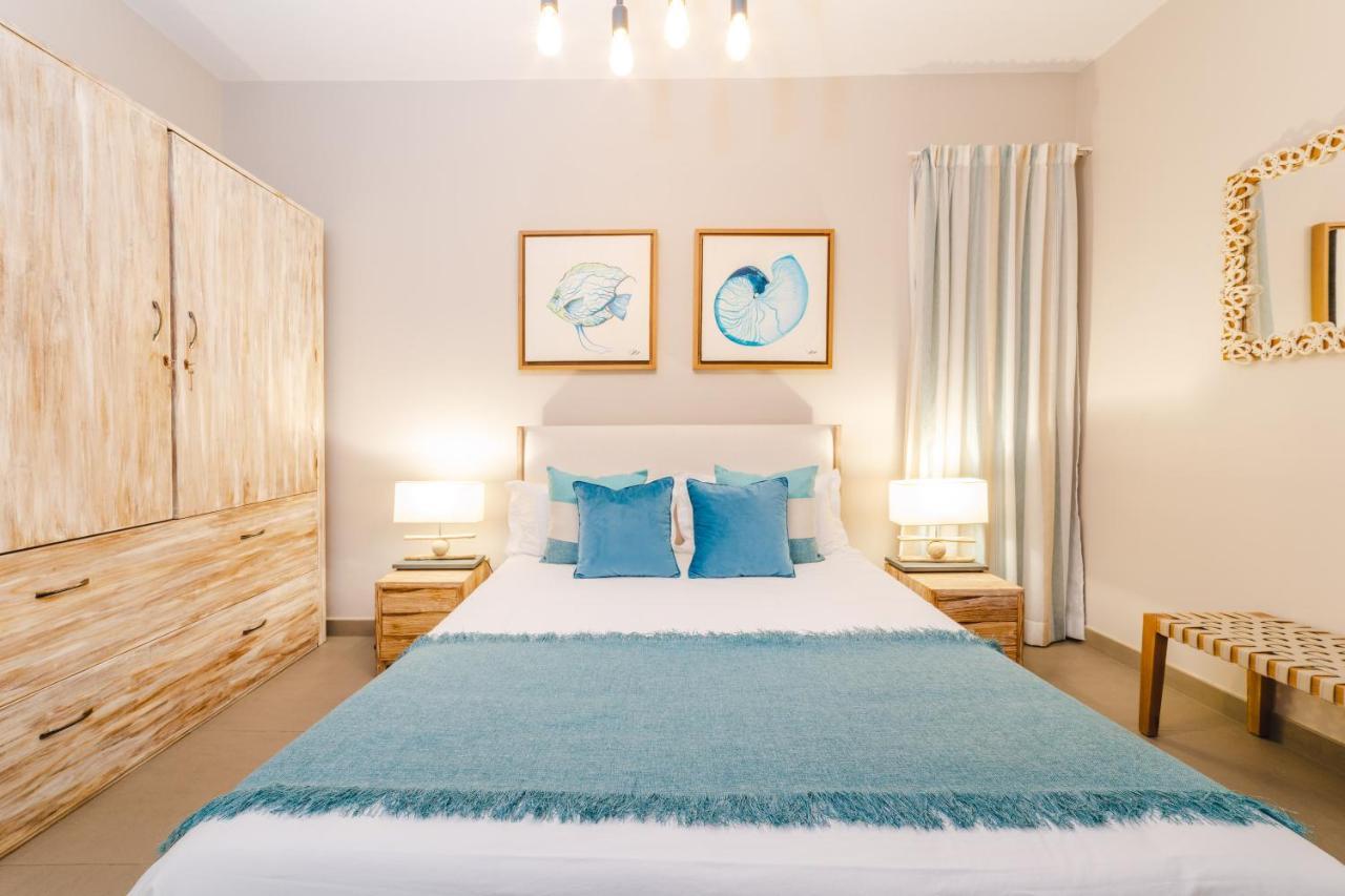 One Bay Residence Unit 15 - Penthouse With Private Roof Top, Jacuzzi And Sea View Grand-Baie Eksteriør billede