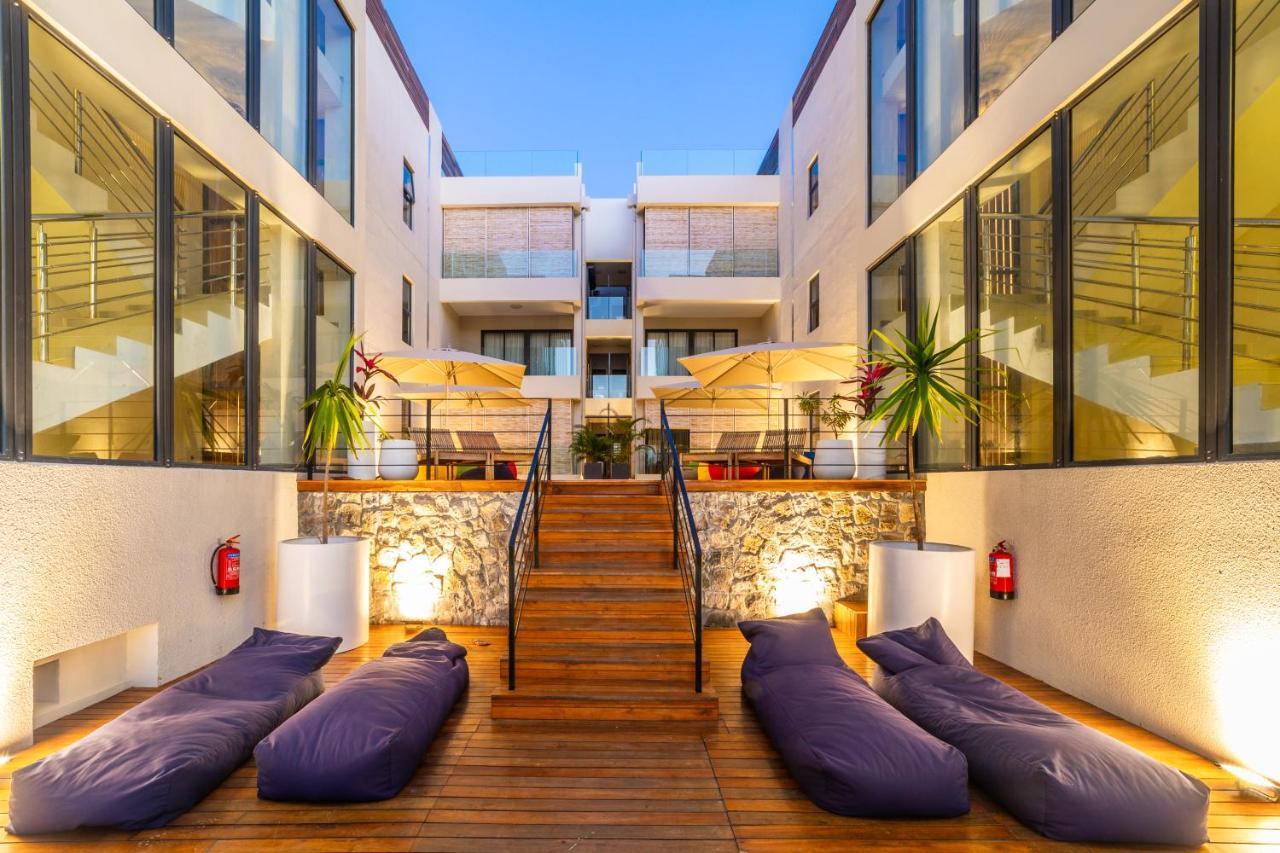 One Bay Residence Unit 15 - Penthouse With Private Roof Top, Jacuzzi And Sea View Grand-Baie Eksteriør billede