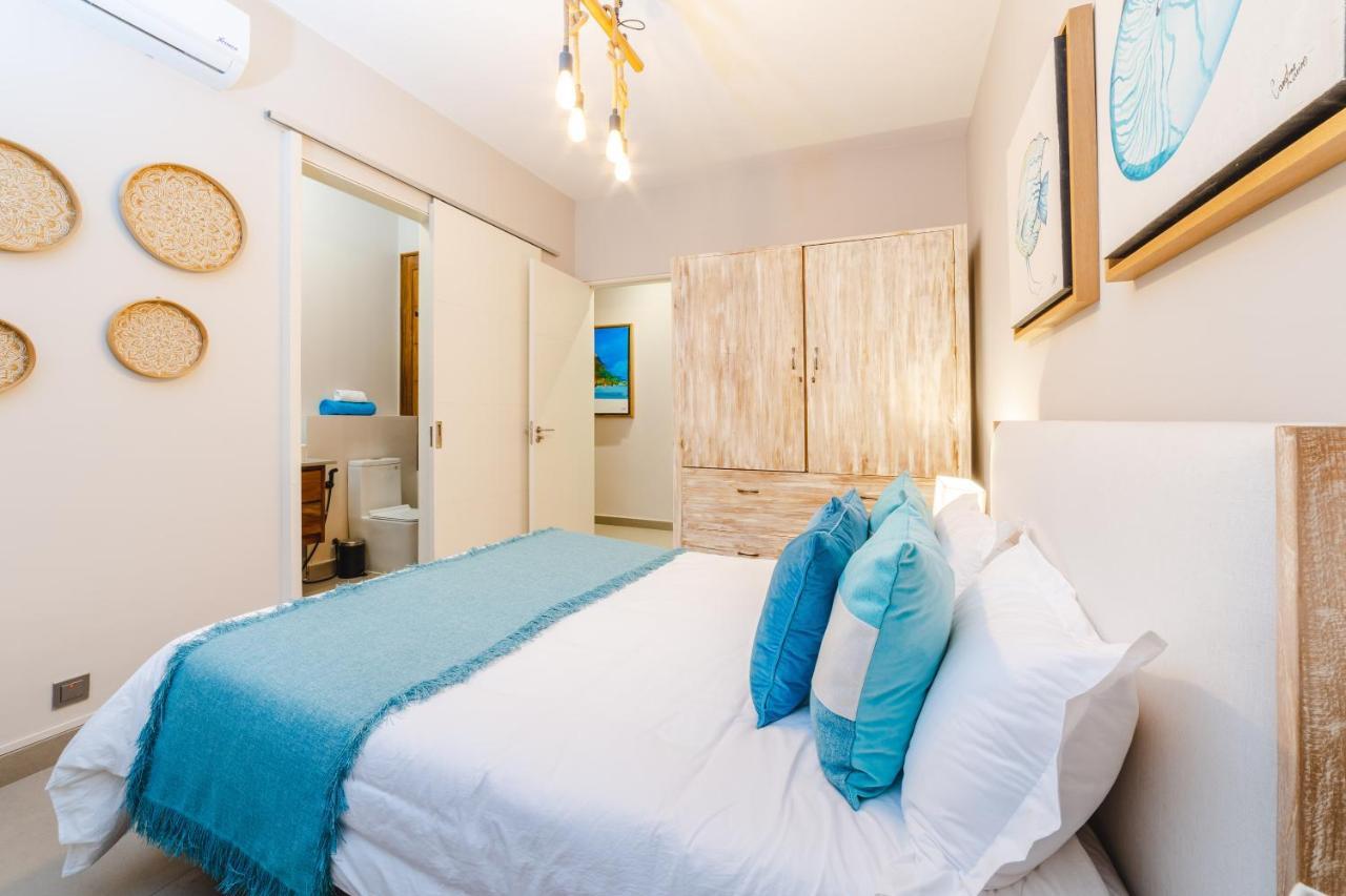 One Bay Residence Unit 15 - Penthouse With Private Roof Top, Jacuzzi And Sea View Grand-Baie Eksteriør billede