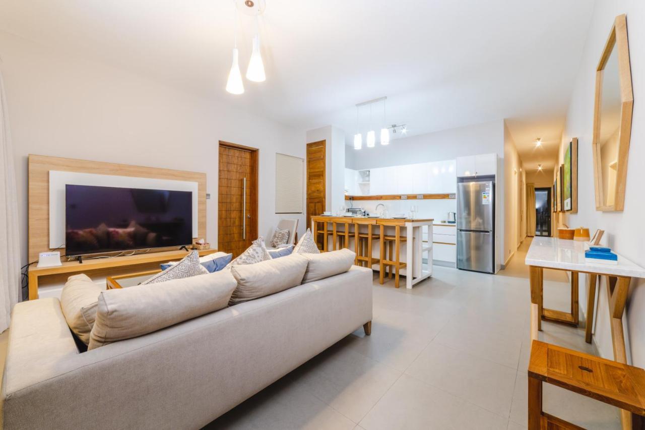 One Bay Residence Unit 15 - Penthouse With Private Roof Top, Jacuzzi And Sea View Grand-Baie Eksteriør billede
